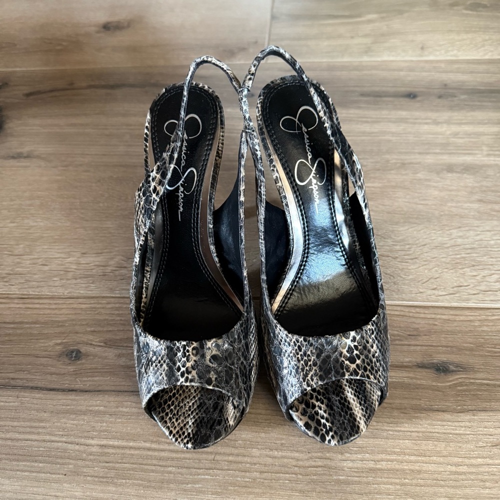 Jessica Simpson Black and Tan Snakeskin Heels